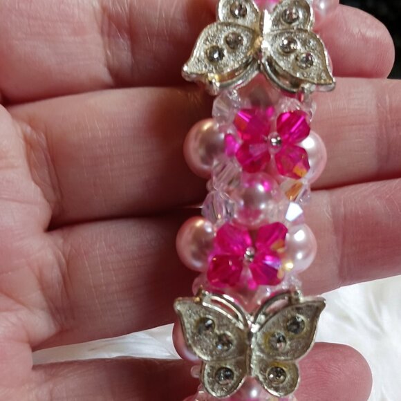 Baby Pink Faux Pearl Fuchsia Bead and Silver Butterfly Beaded Bracelet - Picture 4 of 11
